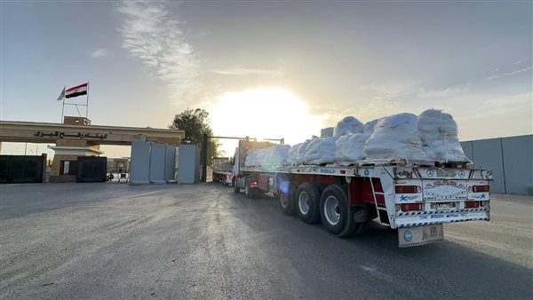 الهلال الأحمر يطلق قافلة مساعدات وزنها 3 آلاف طن إلى غزة