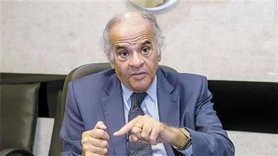 ممدوح عباس يفتح النار على إدارة الزمالك بعد خسارة لقب الكونفدرالية: “أنا اللي شيلت الليلة كلها”