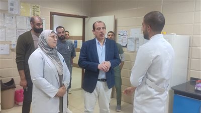 نائب وزير الصحة يُحيل مدير مركز التبين ومدير المنطقة الطبية والفريق الإشرافي للتحقيق ويوجه بصرف مكافأة لمستشفى 15 مايو التخصصي