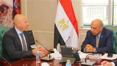 وزير الكهرباء يبحث مع مجموعة «إنكوم» آليات توفير الطاقة الكهربائية اللازمة لإقامة مشروع مركز عالمي للبيانات