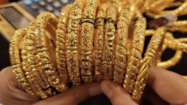 الذهب يصل إلى 8000 جنيه مع ارتفاع الأوقية إلى 4691 دولاراً