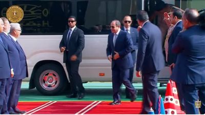 الرئيس السيسي: المشروعات القومية نتاج عمل جماعي للمصريين والدولة