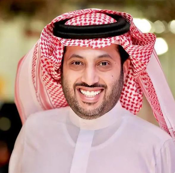 تركي آل الشيخ يطرح تذاكر نزال Glory in Giza بين أوسيك وفيرهوفن عند أهرامات الجيزة — سبق