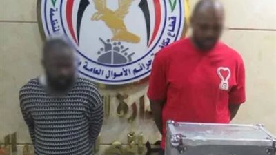 القبض على أجنبيين احتالا على المواطنين بزعم قدرتهم على تبييض الأموال بالتجمع