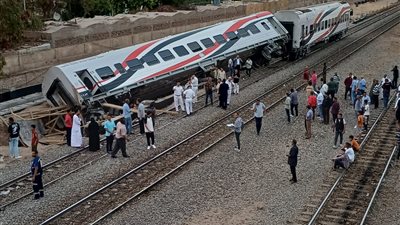 إصابة 3 أشخاص فى انقلاب عربة قطار روسى بأسوان
