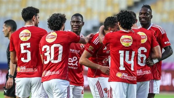 توروب يستعيد نجم الأهلي في التشكيل الأساسي ضد المصري بالدوري