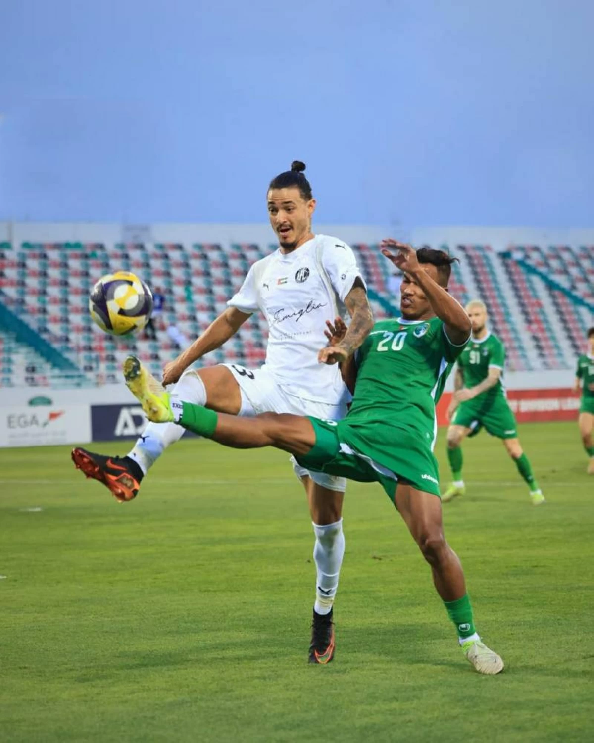 نهاية دوري الدرجة الأولى تشهد لحظة فاصلة بنزول اللاعب الثاني للمحترفين