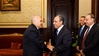 «دبلوماسية البرلمان».. وزير الخارجية يلتقي رئيس مجلس الشيوخ|صور