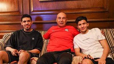 زيارة محمد حمدي وإسلام عيسى لمعسكر منتخب مصر استعدادًا للسفر إلى الولايات المتحدة