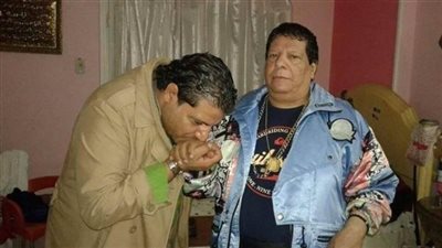 تصرف صادم من نجل شعبان عبد الرحيم بعد إعلان وفاة ابنته.. تقاصيل