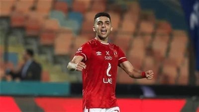 كوكا يحل أزمة الجبهة اليسرى في منتخب مصر