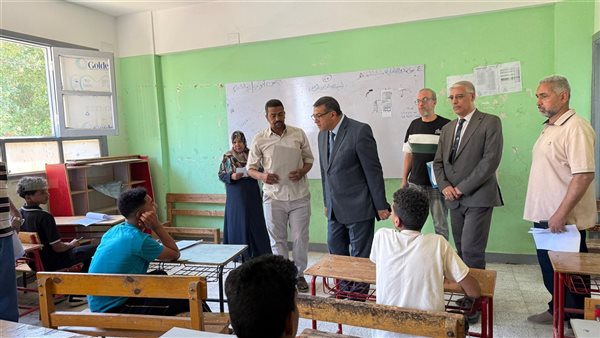 ضبط طالبة لنشرها امتحان الهندسة للشهادة الإعدادية من داخل لجنة بقنا