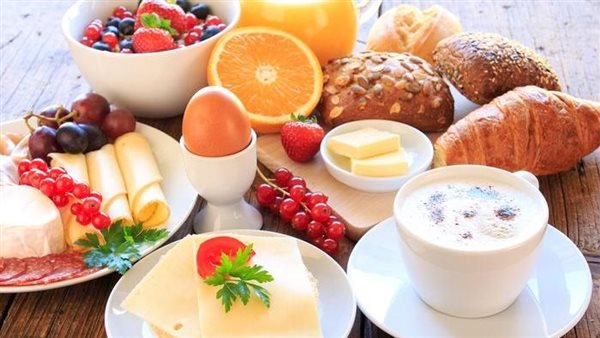 إيهاب رمزي: الوجبة المدرسية تستهلك ميزانية ضخمة والدعم النقدي أكثر فاعلية للطلاب