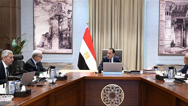 رئيس الوزراء يعلن عن دعم خطة تطوير الشركة القابضة للأدوية ومتابعة تنفيذها