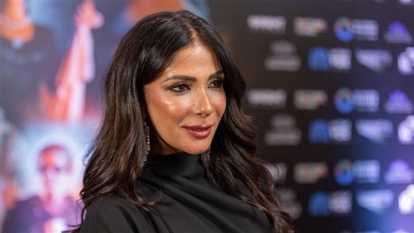 بعد تصدرها التريند.. منى زكي تكشف أسرار قصة حبها مع أحمد حلمي وتستعيد ذكريات طفولتها