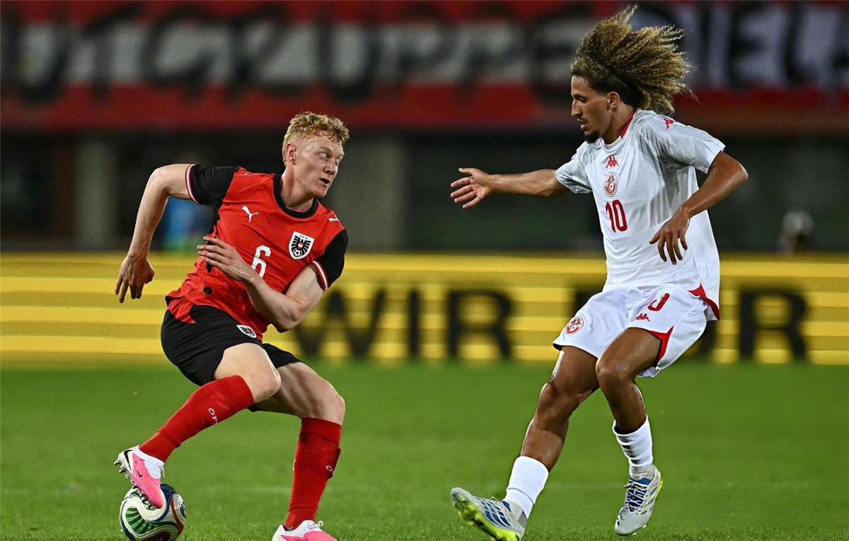 من سيعلق على مباراة تونس واليابان في كأس العالم اليوم
