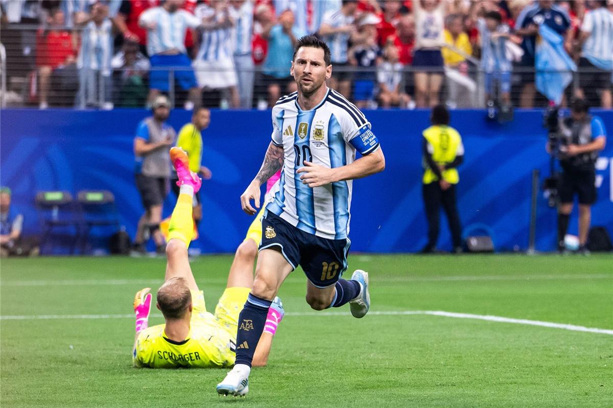 قدّم ميسي رقمين متباينين في مواجهة الأرجنتين والنمسا بكأس العالم