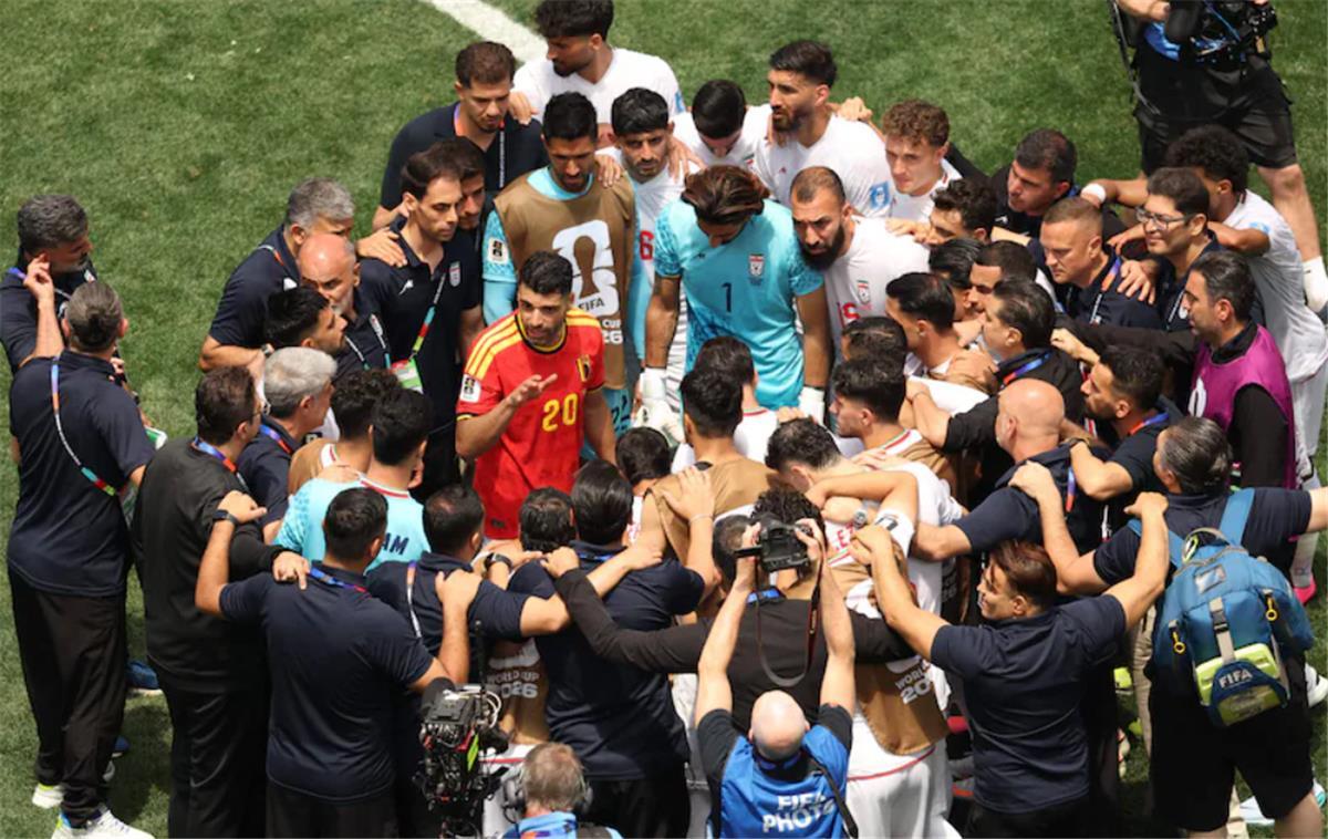 مصر تواجه إيران في مباراة حاسمة ورئيس الاتحاد يرفض دعم المثليين