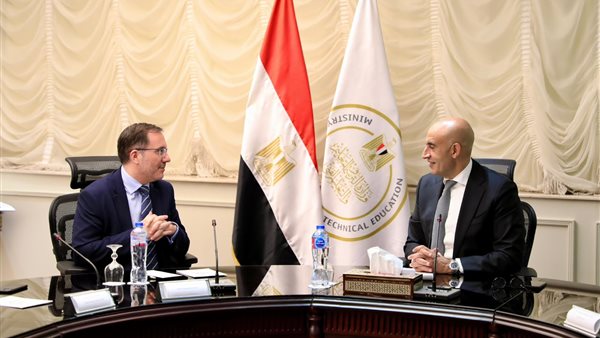 الذكاء الاصطناعي وتطوير المدارس.. وزير التعليم يبحث مع سفير بريطانيا خطة جديدة لتحديث التعليم في مصر