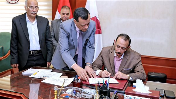 محافظ سوهاج يعتمد نتيجة الشهادة الإعدادية بنسبة نجاح 72.87%