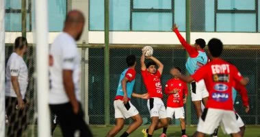 منتخب الشباب يكثف تحضيراته لمواجهتي روسيا التجريبيتين