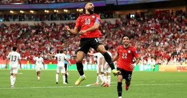 محمد صلاح يخضع لأشعة غداً بعد شكواه من آلام الخلفية فى مباراة مصر وإيران