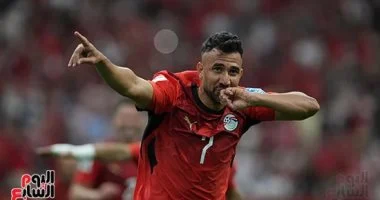 هاني يُحفز تريزيجيه بحماس خلال التدريبات البدنية لمنتخب مصر.. فيديو