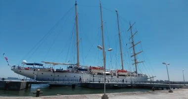 ميناء غرب بورسعيد السياحي يستقبل السفينة الشراعية STAR FLYER
