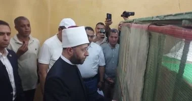 وزير الأوقاف فى مدينة البهنسا بالمنيا ويقرأ الفاتحة فى مقام سيدى علي الجمام