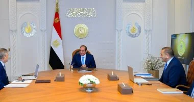 الرئيس السيسى يطلع على معدل الملاحة في عبور قناة السويس ب2025/2026 ويؤكد ضرورة مواصلة العمل على توطين صناعة الوحدات البحرية لتلبية الاحتياجات الوطنية والانفتاح على السوق الخارجي للتصدير بالشراكة مع القطاع الخاص