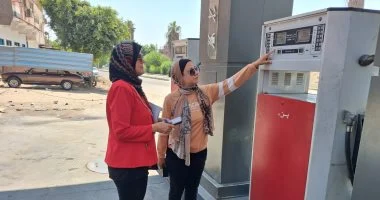 مديرية التموين بالإسماعيلية تضبط محطة وقود خلطت بنزين 92 بـ80.. صور