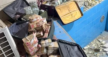 العراق يضبط 11 مليون دولار و4 مليارات دينار مع مسئول في وزارة النفط.. صور