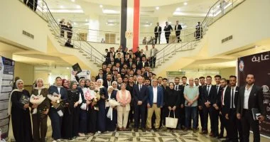 رئيس جامعة بنى سويف الأهلية يشهد مناقشة مشروعات تخرج برنامج التمريض