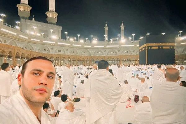محمد إمام من أرض الحرم: الحمد لله.. يا رب اكتبها لكل مشتاق – أخبار السعودية