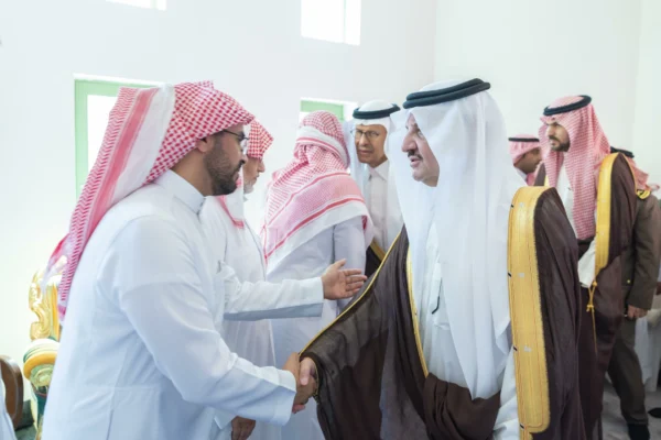 أمير الشرقية ووزير الطاقة يؤديان صلاة الميت على شهداء مروحية أرامكو – أخبار السعودية
