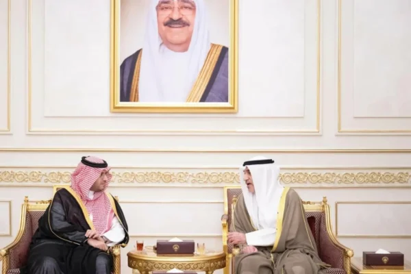 وزير الداخلية الكويتي يستقبل الأمير تركي بن محمد بن فهد – أخبار السعودية
