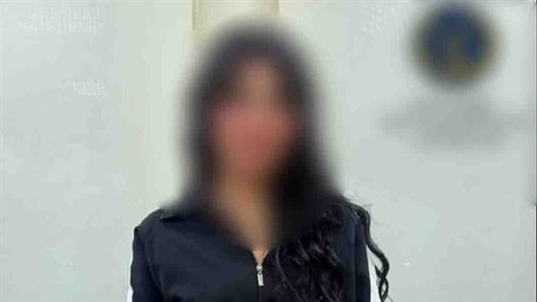الداخلية تضبط صانعة محتوى أجنبية لنشرها مقاطع خادشة للحياء بهدف الربح