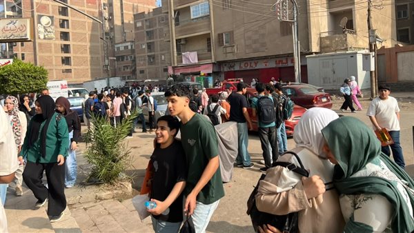 ضبط طالب حاول تصوير ورقة الامتحان بالخصوص.. وتباين آراء طلاب إعدادية القليوبية حول مادة  الجبر والاحصاء