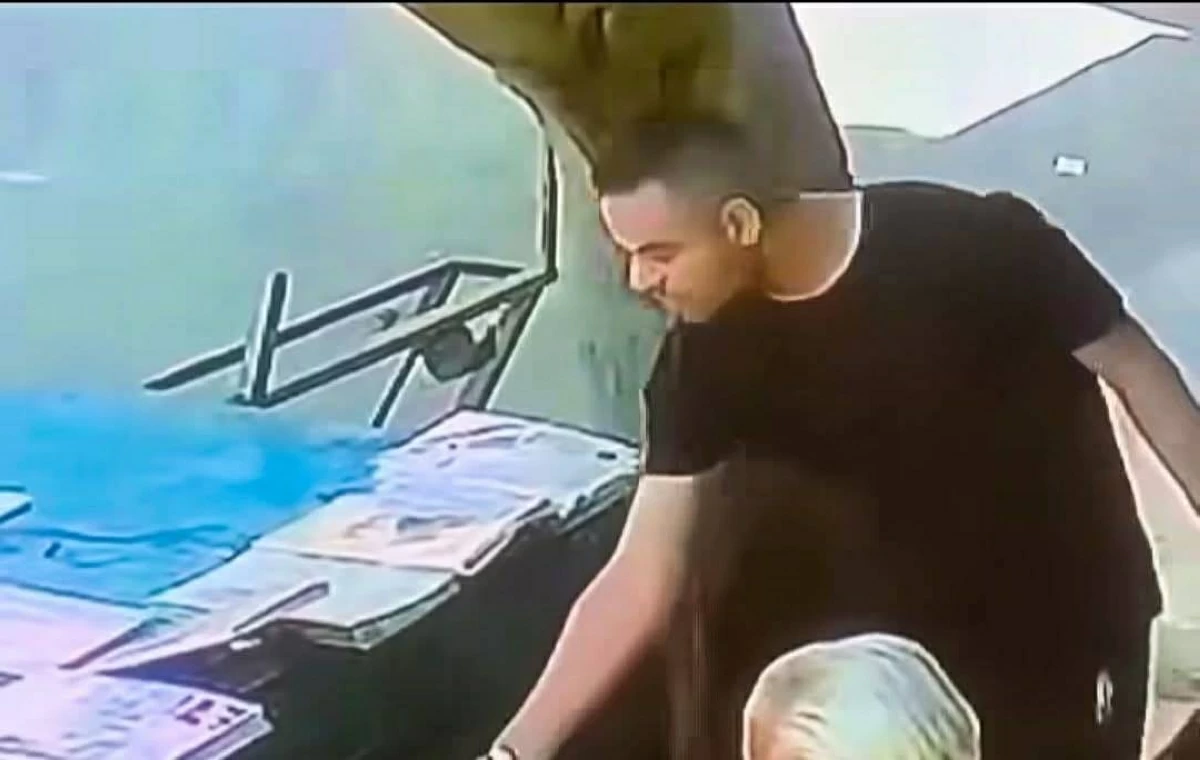نشطاء الإنترنت يتابعون لصاً في شوارع القاهرة وتسجيل يوثق الحادث
