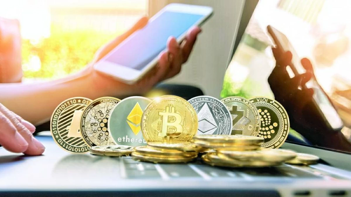 بيتكوين تعاود الصعود وتجاوزت 62 ألف دولار بعد تعافي السوق من أزمة استراتيجية