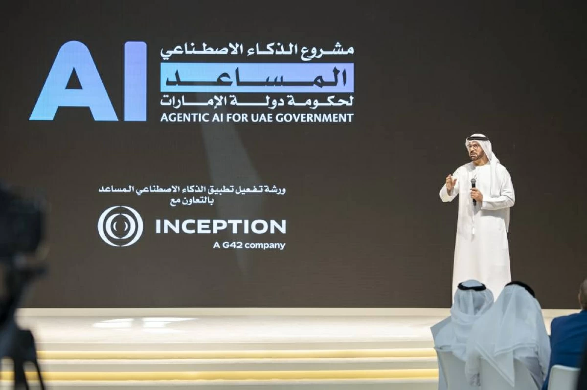 محمد القرقاوي لفريق الحكومة: عصرنا مختلف وكلكم مبتكرون .. ولا تتخوفوا من الذكاء الاصطناعي