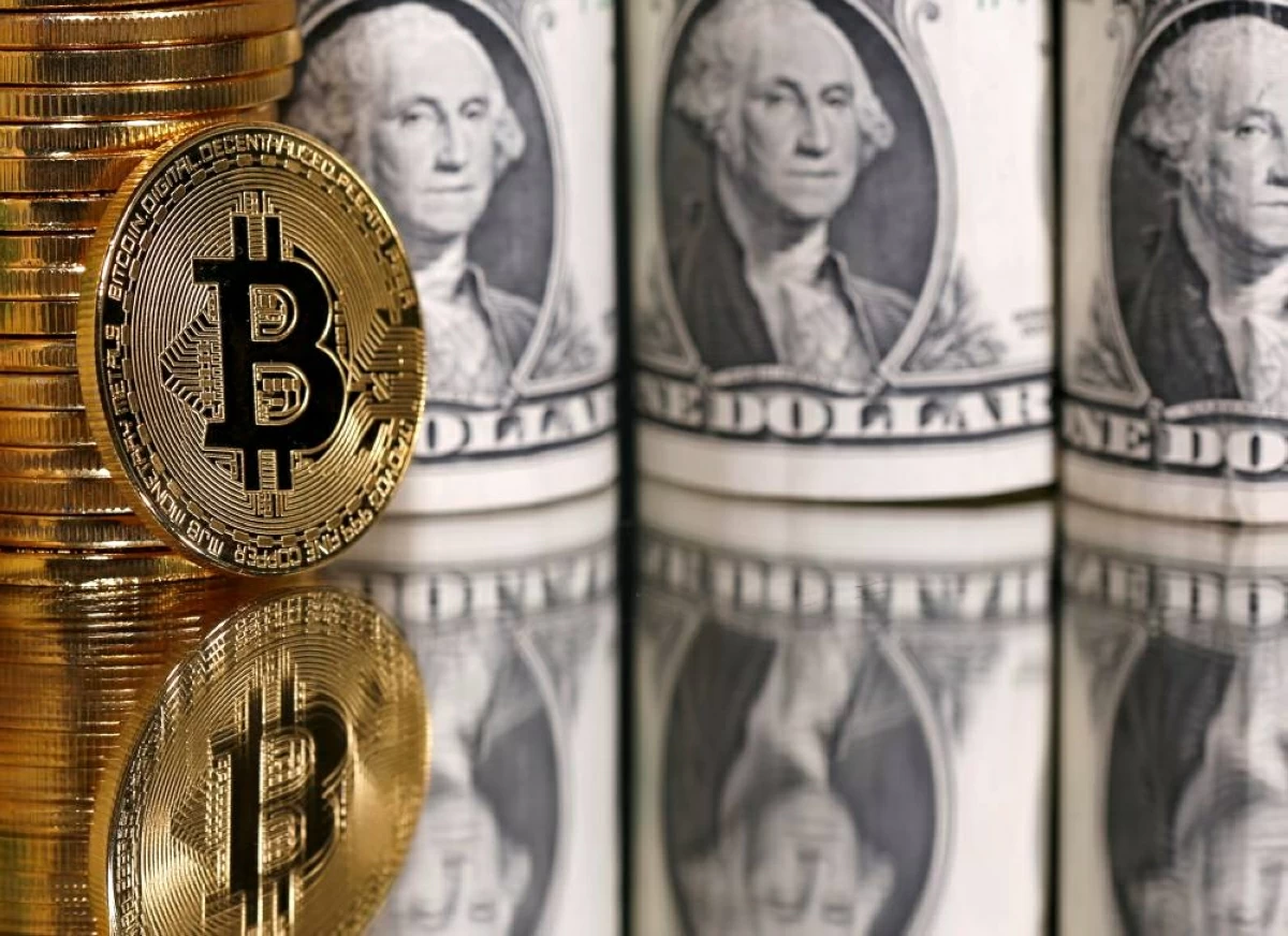 الدولار عند أدنى مستوى في 10 أيام.. والبيتكوين تلامس 66 ألفاً
