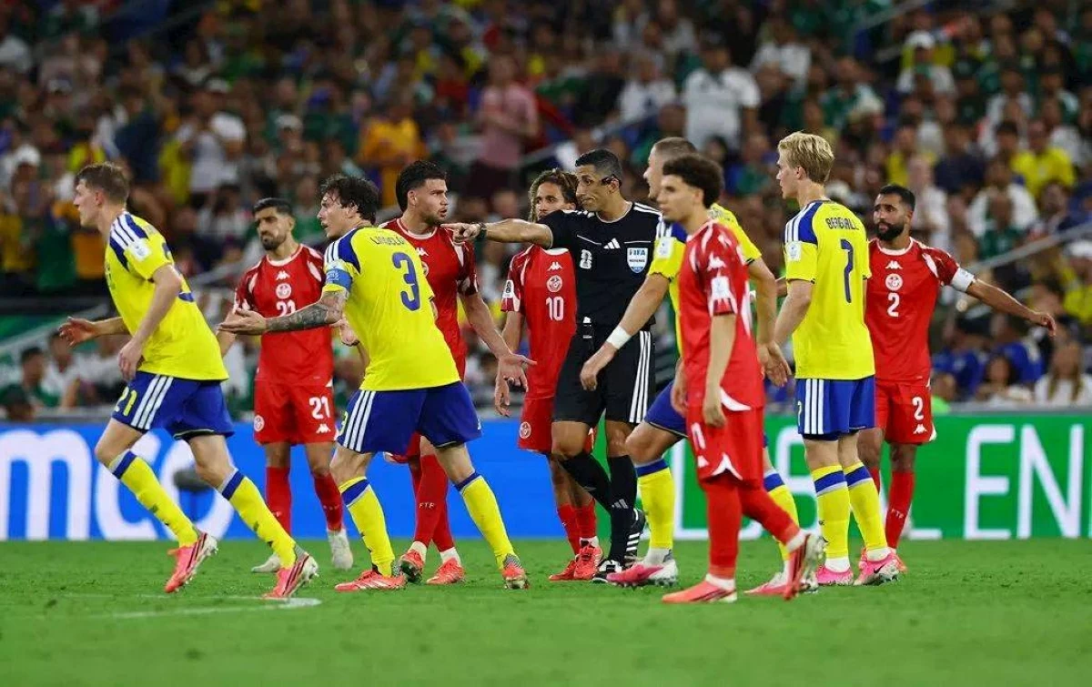إقالة لموشي بعد السقوط أمام السويد في كأس العالم 2026.. من يكون مدرب تونس الجديد؟
