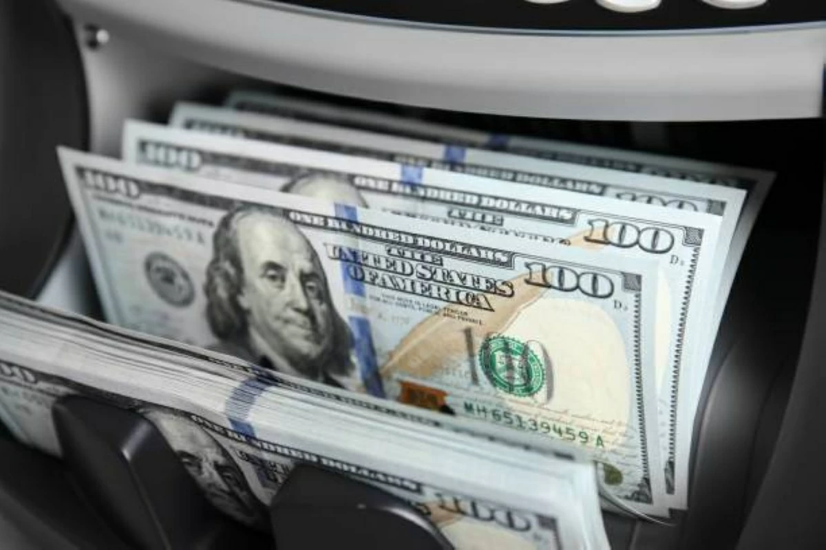 سعر الدولار في البنوك المصرية الأربعاء 17 يونيو 2026.. يتراجع إلى 49 جنيهاً