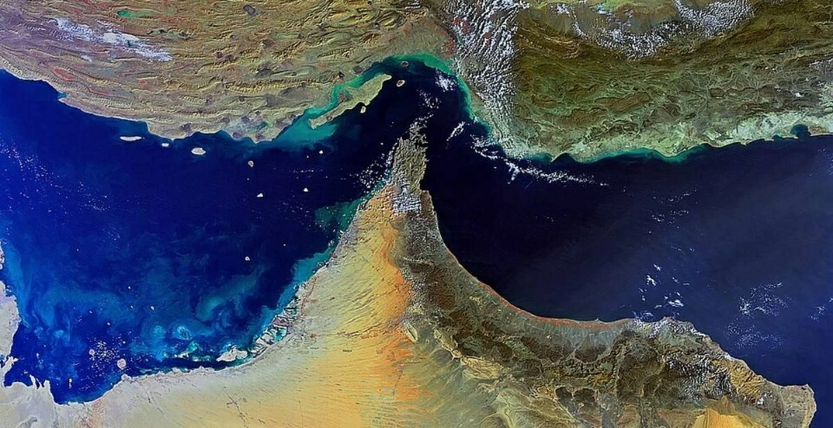 الزيودي: الإمارات على طريق الاستغناء عن هرمز