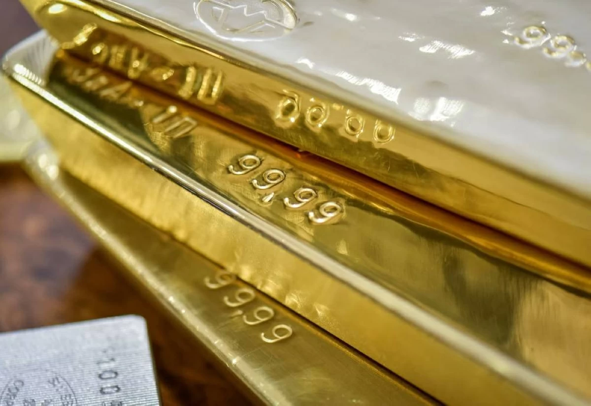 الذهب يرزح تحت إشارات التشديد النقدي ⁠للفيدرالي الأمريكي