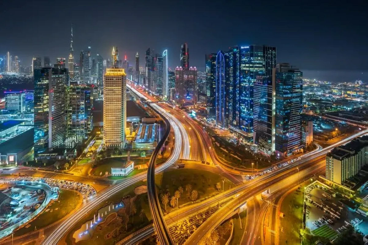 تقرير دولي يصنّف الإمارات في المرتبة الثالثة عالمياً بجودة الطرق 2026