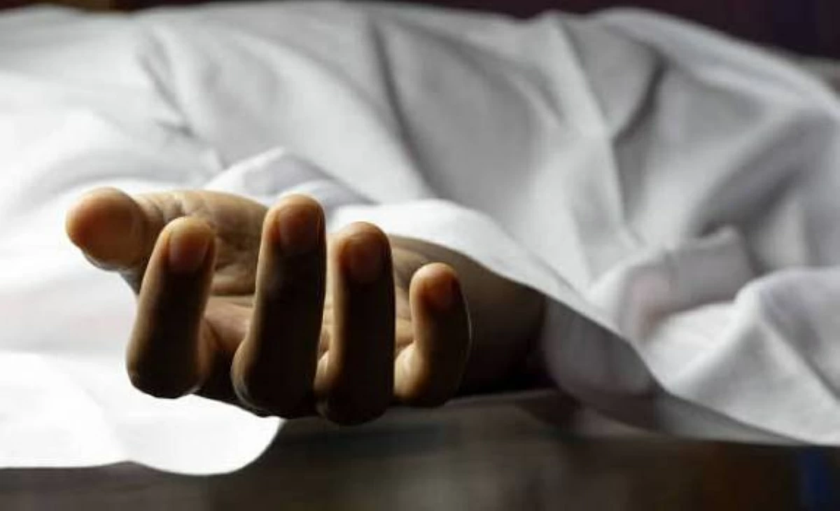 جريمة صادمة في مصر.. شاب ينهي حياة والده بالفأس