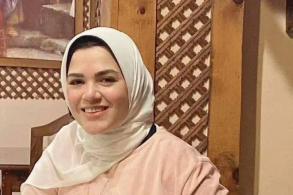 «شاكوش وسكين».. القصة الكاملة لمقتل باحثة جامعة الإسكندرية وإصابة والديها