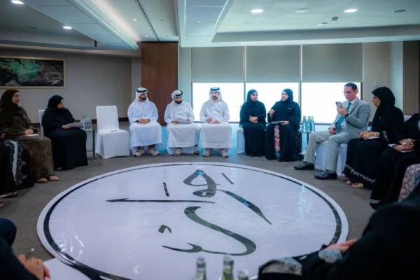 «أمانة تنفيذي عجمان» تناقش استخدام منصات التواصل
